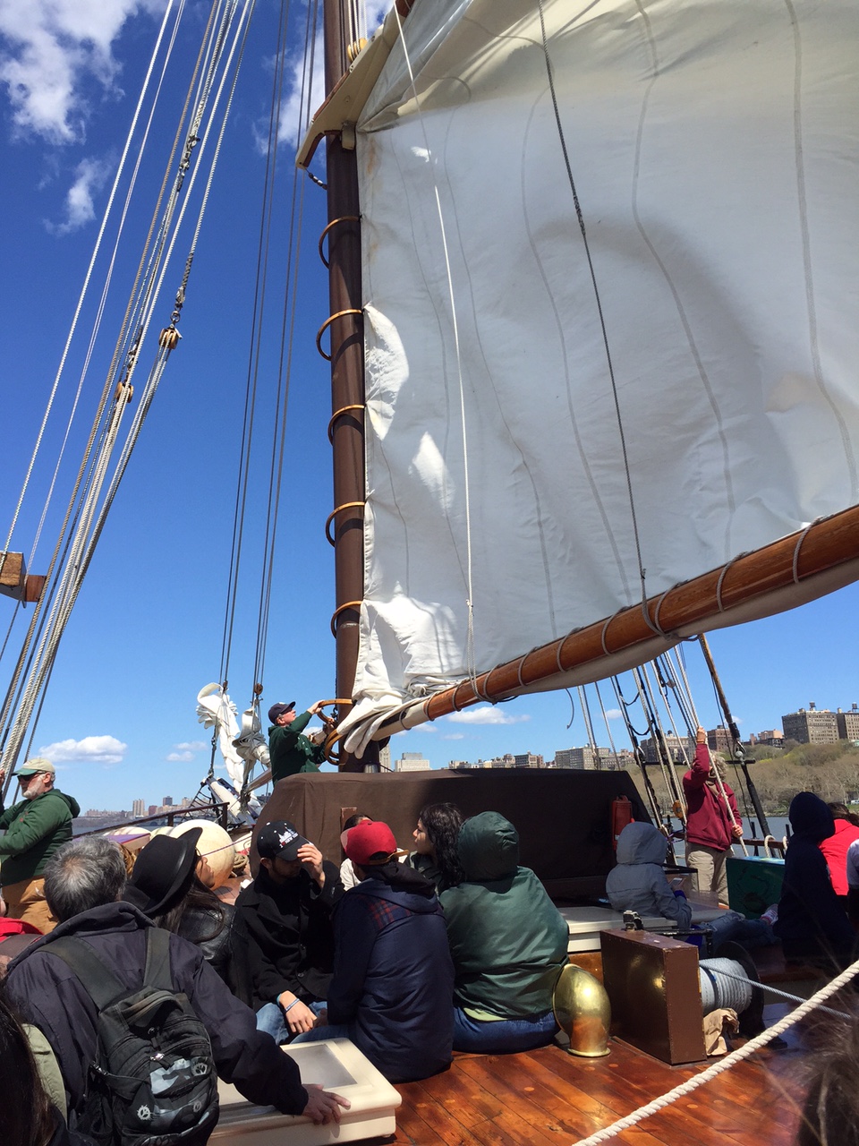 Environmental Club sails the Hudson River
